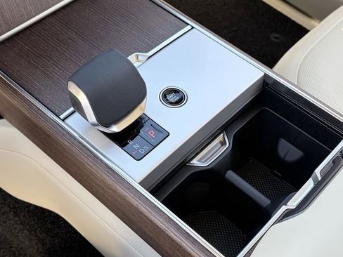 New 2026 Land Rover Range Rover SE AWD/4WD image 9