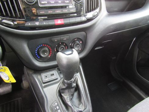 Used 2019 RAM ProMaster City Tradesman image 13