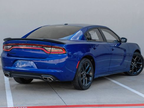 Used 2022 Dodge Charger SXT w/ Blacktop Package RWD image 4