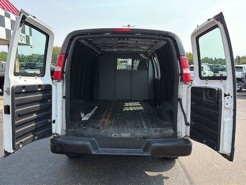 Used 2019 GMC Savana 2500 Extended w/ Driver Convenience Package RWD image 17