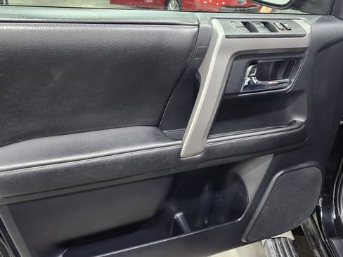 Used 2015 Toyota 4Runner SR5 image 25