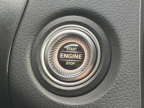 Used 2022 Mercedes-Benz GLC 300 4MATIC image 32