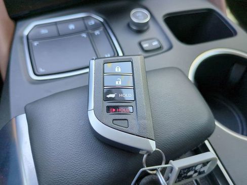Certified 2024 Acura MDX SH-AWD w/ Technology Package image 30