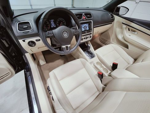 Used 2014 Volkswagen Eos FWD image 27