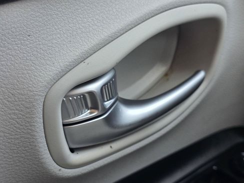 Used 2019 Jeep Renegade Limited AWD/4WD image 10