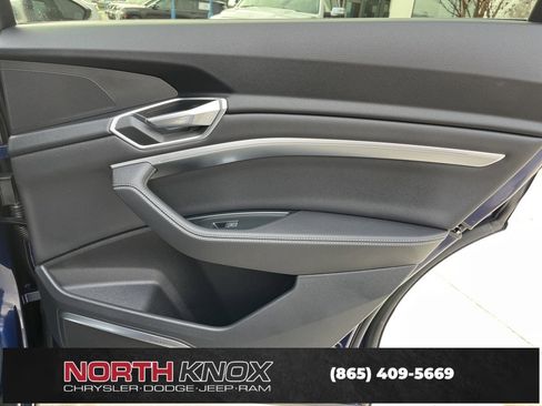 Used 2023 Audi e-tron Premium Plus w/ Premium Plus Package image 25