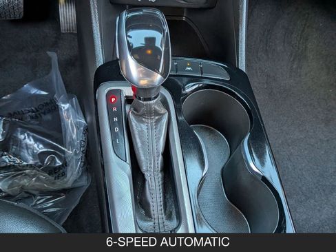 Used 2024 Buick Envista Sport Touring w/ Advanced Safety Package image 18