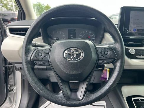 Used 2025 Toyota Corolla LE FWD image 13