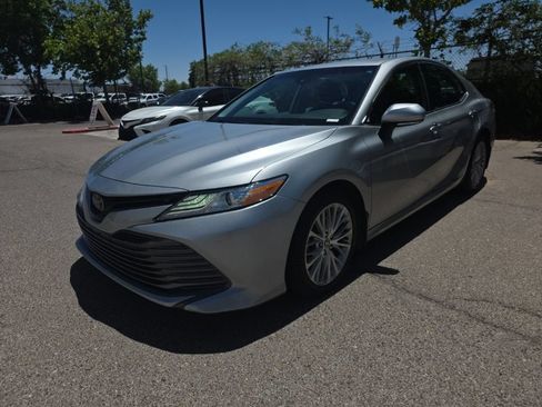 Used 2020 Toyota Camry XLE AWD/4WD image 1