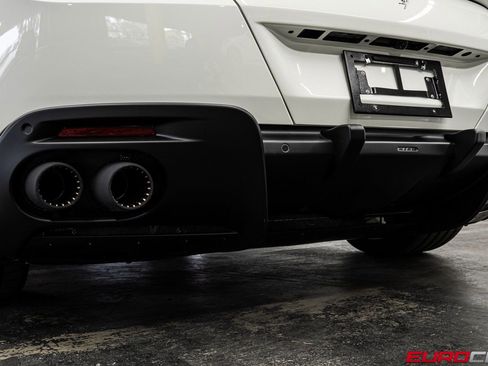 Used 2023 Ferrari Roma image 19