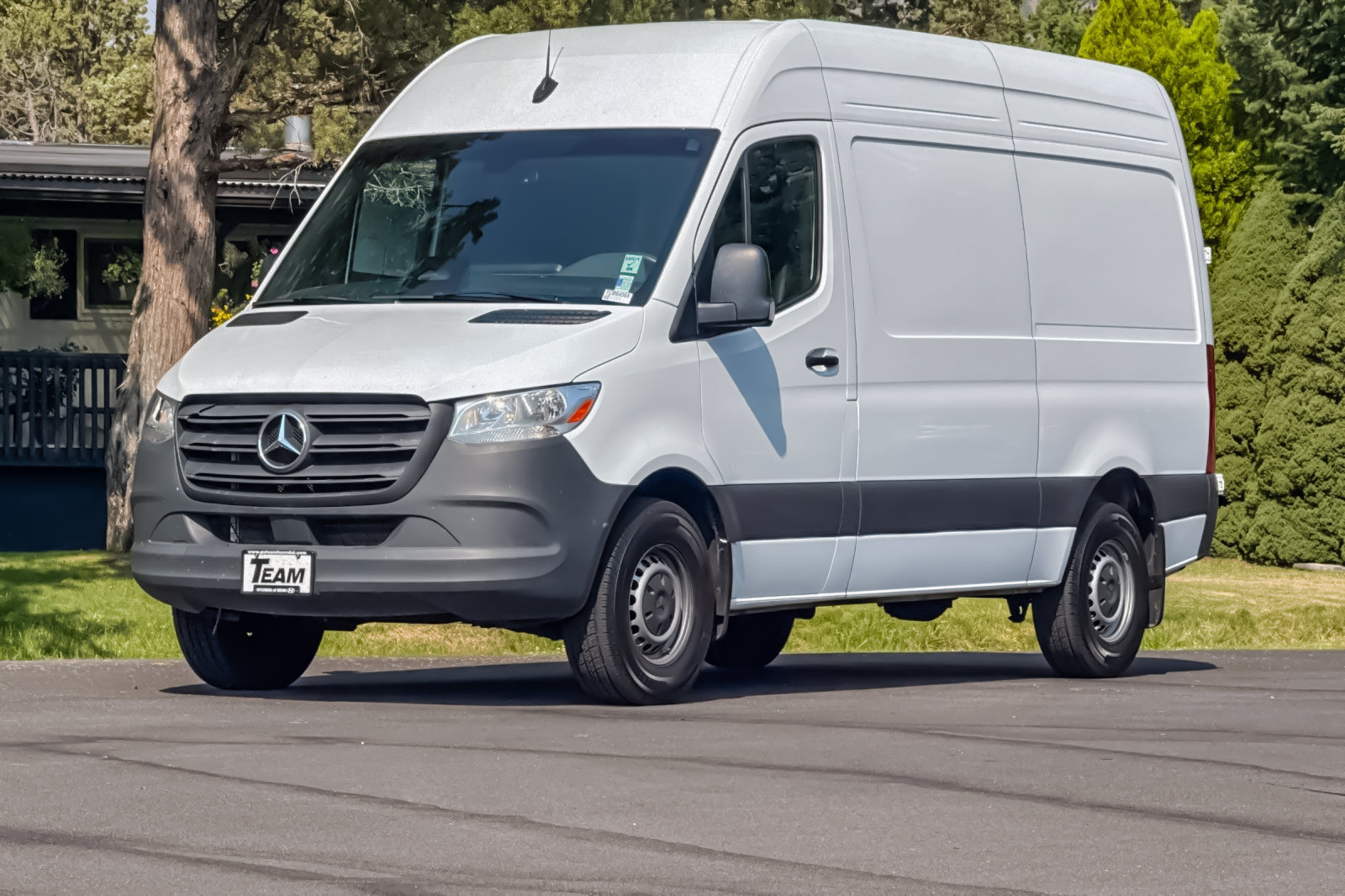 Used 2025 Mercedes-Benz Sprinter 2500 image 9