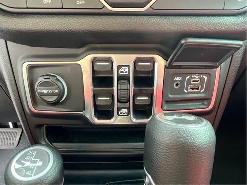 Used 2025 Jeep Wrangler Unlimited Sport AWD/4WD image 40