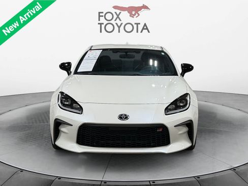 Used 2025 Toyota GR86 Premium w/ Performance Package RWD image 9