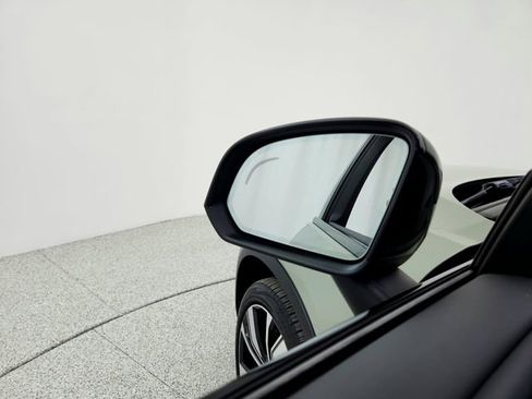 Certified 2022 Volvo XC40 P8 Recharge Plus image 21