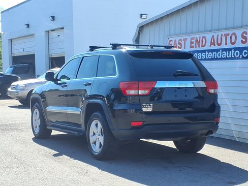 Used 2011 Jeep Grand Cherokee Laredo AWD/4WD image 3