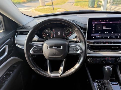 Certified 2022 Jeep Compass Limited image 12