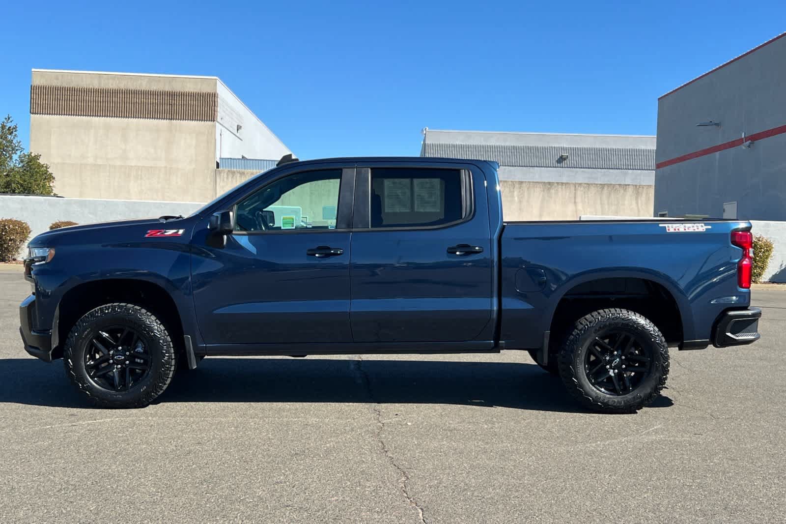 Used 2021 Chevrolet Silverado 1500 LT Trail Boss w/ Convenience Package II AWD/4WD image 9