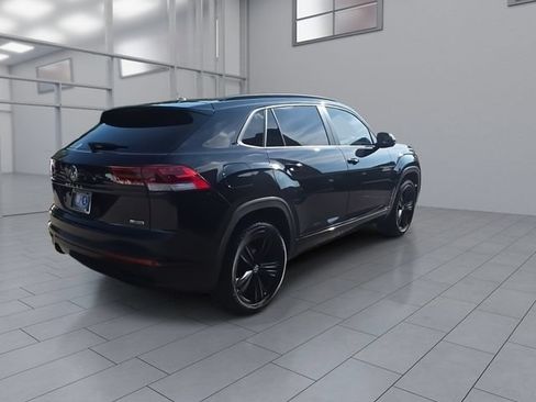 Used 2022 Volkswagen Atlas Cross Sport SEL R-Line AWD/4WD image 8