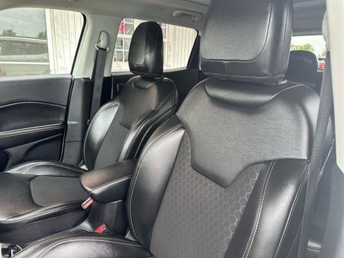 Used 2021 Jeep Compass Latitude w/ Sun and Sound Group AWD/4WD image 14