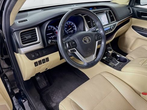 Used 2018 Toyota Highlander Limited image 9