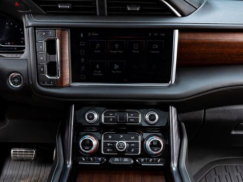 Used 2023 GMC Yukon Denali Ultimate w/ LPO, Floor Liner Package image 21