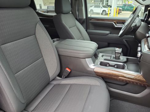 New 2025 GMC Sierra 1500 Elevation image 10