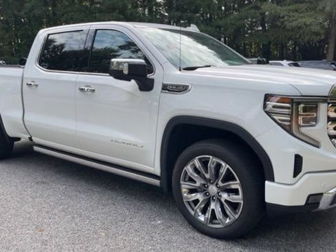 Used 2023 GMC Sierra 1500 Denali w/ Denali Reserve Package AWD/4WD image 2