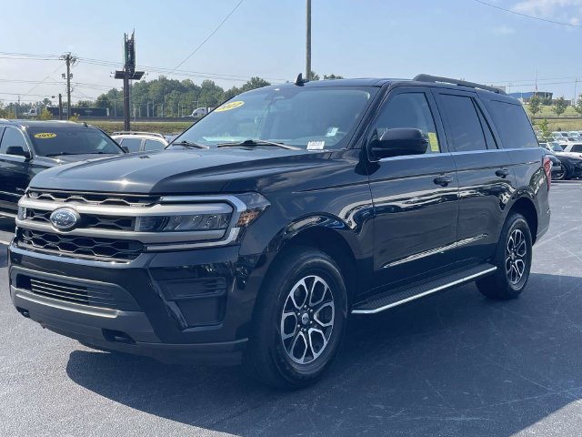 Used 2022 Ford Expedition XLT AWD/4WD image 3