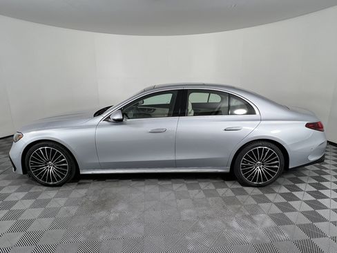 New 2026 Mercedes-Benz E 350 4MATIC Sedan image 9