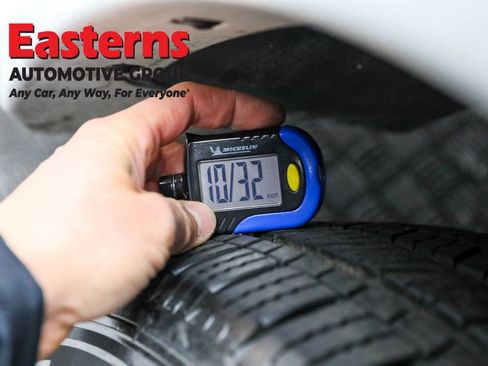 Used 2023 Nissan Armada SL w/ Captain's Chairs Package image 30