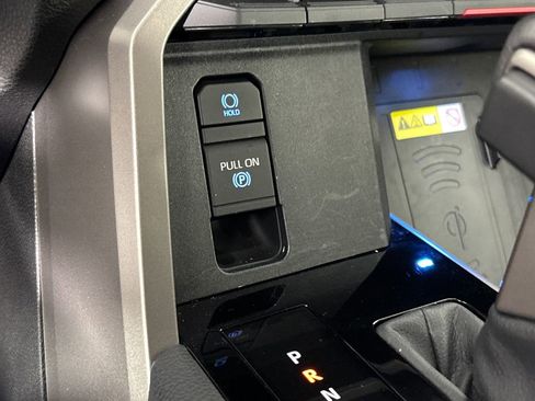 Used 2024 Toyota Tundra Limited AWD/4WD image 21