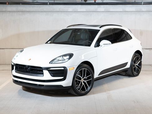Certified 2023 Porsche Macan AWD/4WD image 1