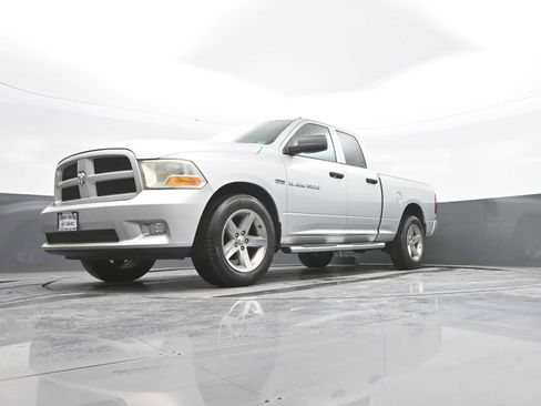 Used 2012 RAM 1500 Express image 31