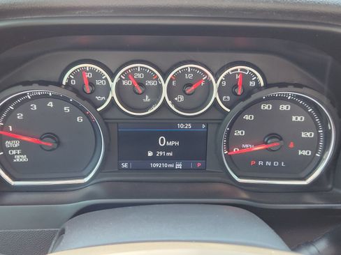 Used 2020 Chevrolet Silverado 1500 LT Trail Boss AWD/4WD image 17