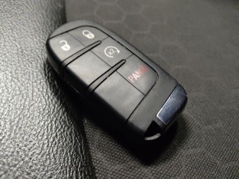 Used 2019 Jeep Compass Latitude FWD image 32