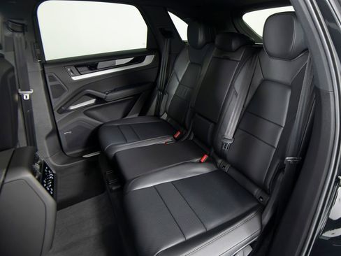 New 2026 Porsche Cayenne E-Hybrid image 37