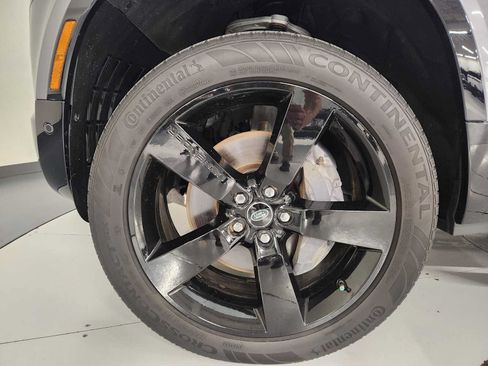 Used 2023 Land Rover Defender 110 X-Dynamic SE AWD/4WD image 8