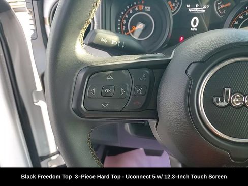 Used 2025 Jeep Gladiator Sport image 16