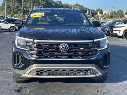 Certified 2024 Volkswagen Atlas Cross Sport SE FWD image 2