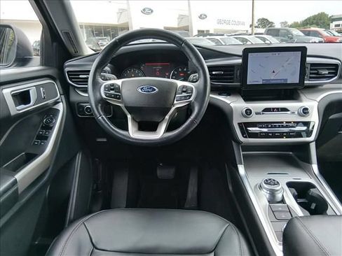 Used 2023 Ford Explorer XLT w/ Equipment Group 202A AWD/4WD image 11