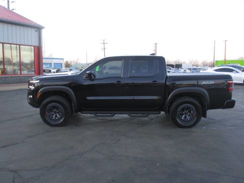 Used 2023 Nissan Frontier PRO-4X w/ Pro-4X Premium Package image 2
