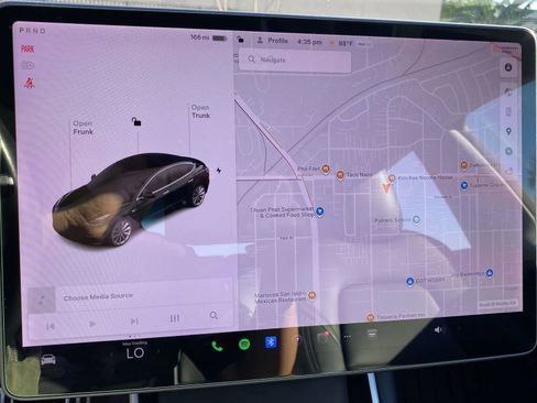Used 2018 Tesla Model 3 Mid Range image 15