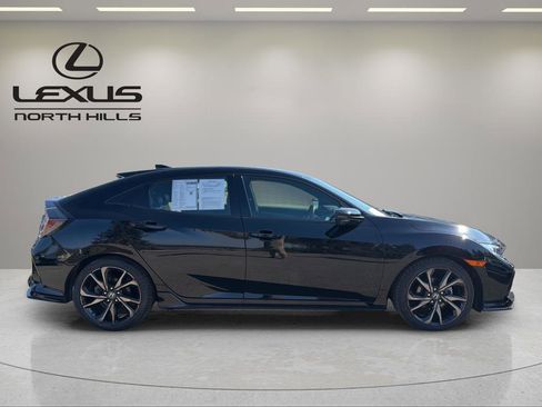 Used 2019 Honda Civic Sport Touring image 5