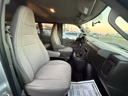 Used 2016 Chevrolet Express 3500 LT w/ LT Preferred Equipment Group image 11