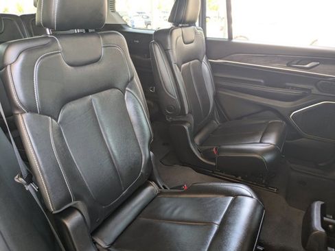 Used 2021 Jeep Grand Cherokee L Limited image 21