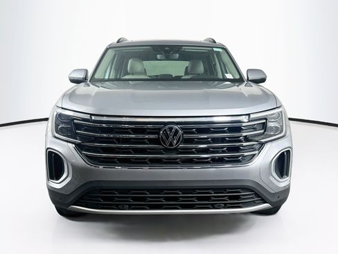 Used 2026 Volkswagen Atlas SE FWD image 2