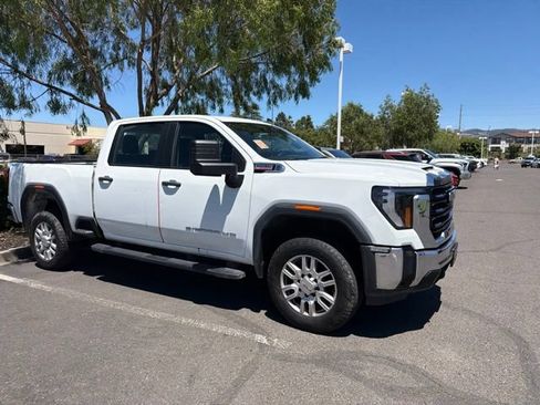 Used 2024 GMC Sierra 2500 Pro AWD/4WD image 2