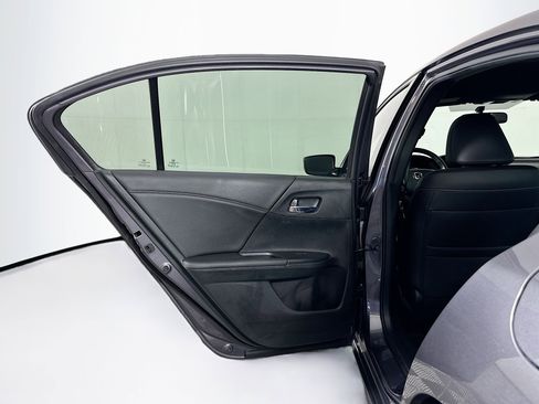 Used 2017 Honda Accord Sport image 24