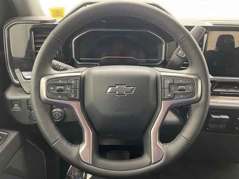 Certified 2025 Chevrolet Silverado 1500 RST AWD/4WD image 13