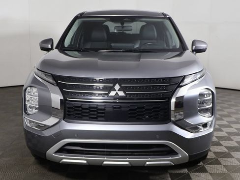 Used 2024 Mitsubishi Outlander SE Black Edition FWD image 12